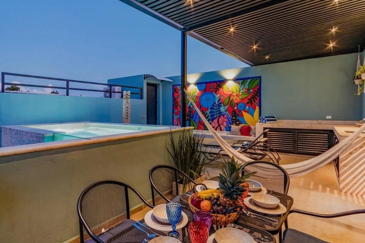 Feriehus Rincon Del Cielo Rooftop With Glass Walled Pool Mérida Mexico